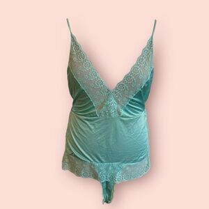 Elegant Lace Trimmed Teal vintage Lingerie Sz Medium